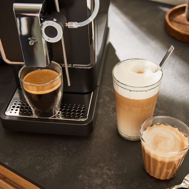 Tchibo Kaffeevollautomat Esperto Pro mit One Touch Funktion für Caffè Crema, Espresso und Milchspezialitäten, Anthrazit – Bild 3